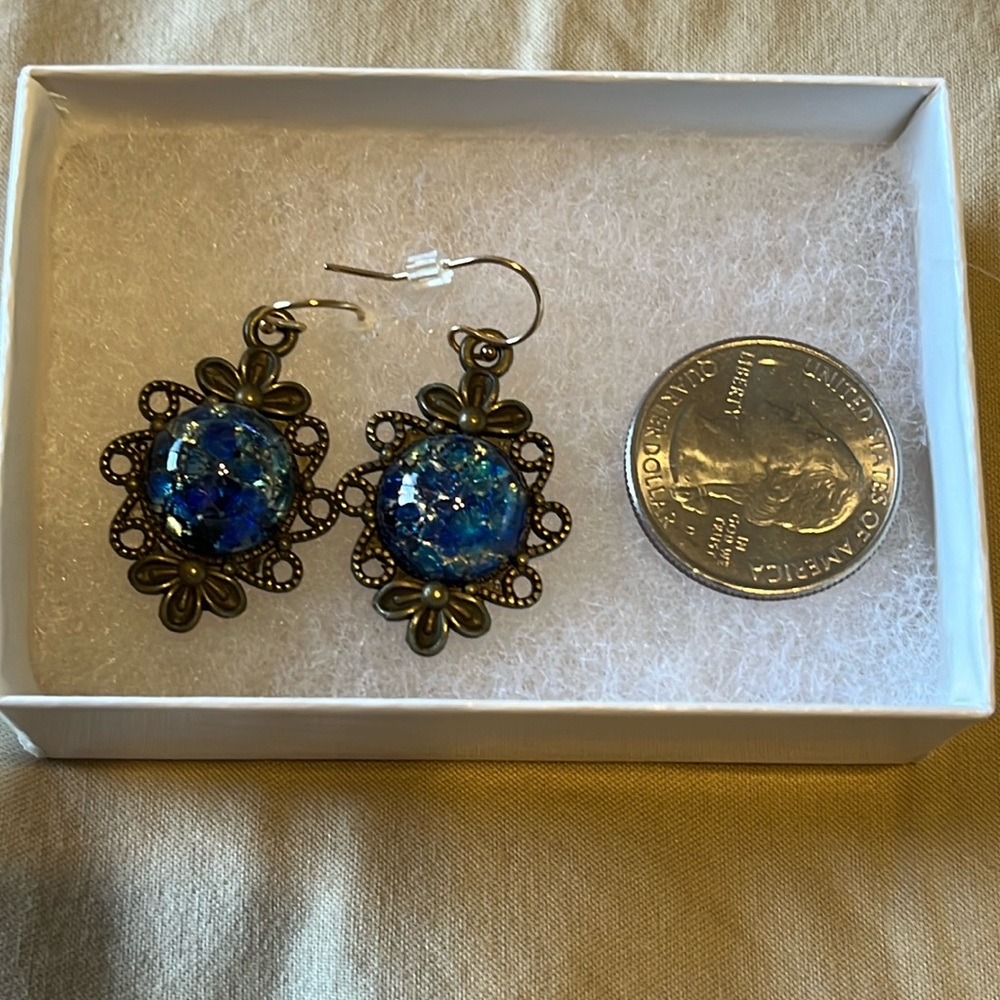 EUC blue pierced earrings